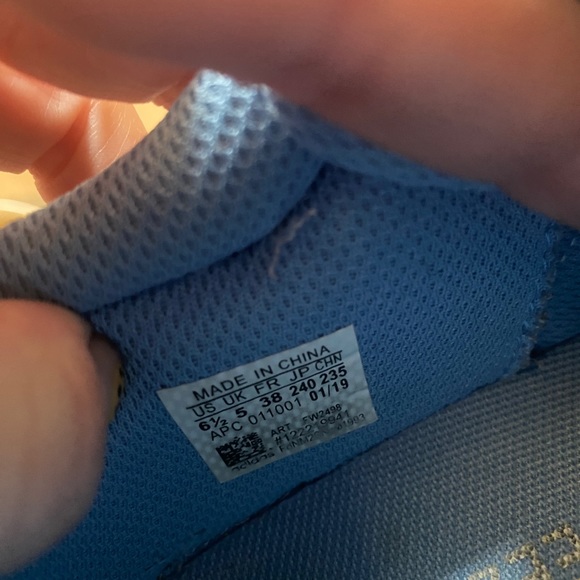 Yeezy 700s - Picture 2 of 5